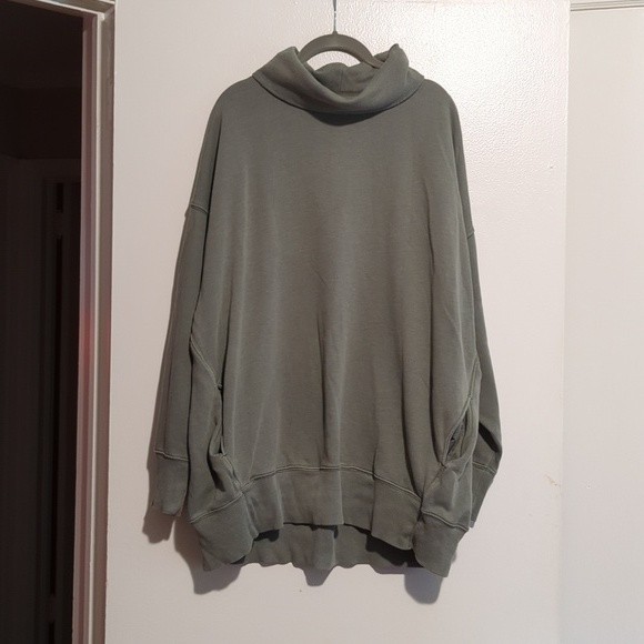 aerie Tops - Aerie Oversized Turtleneck Sweatshirt XL